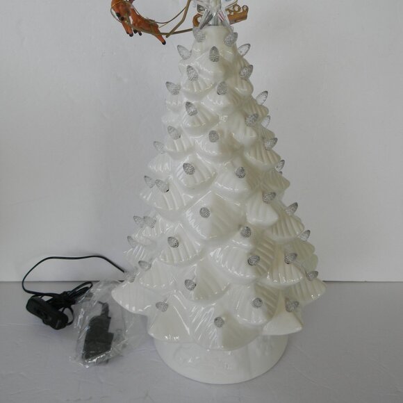 NEW WHITE Mr. Christmas 16" Animated Ceramic Nostalgic Tree - White Santa - Picture 3 of 4